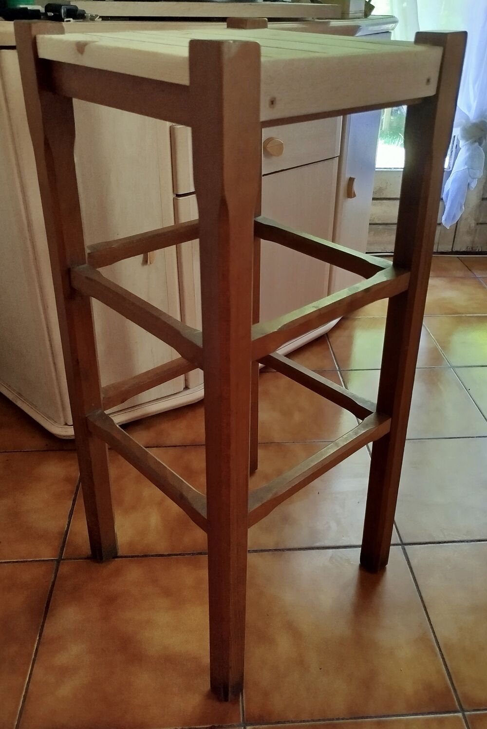 Tabouret en bois massif Meubles