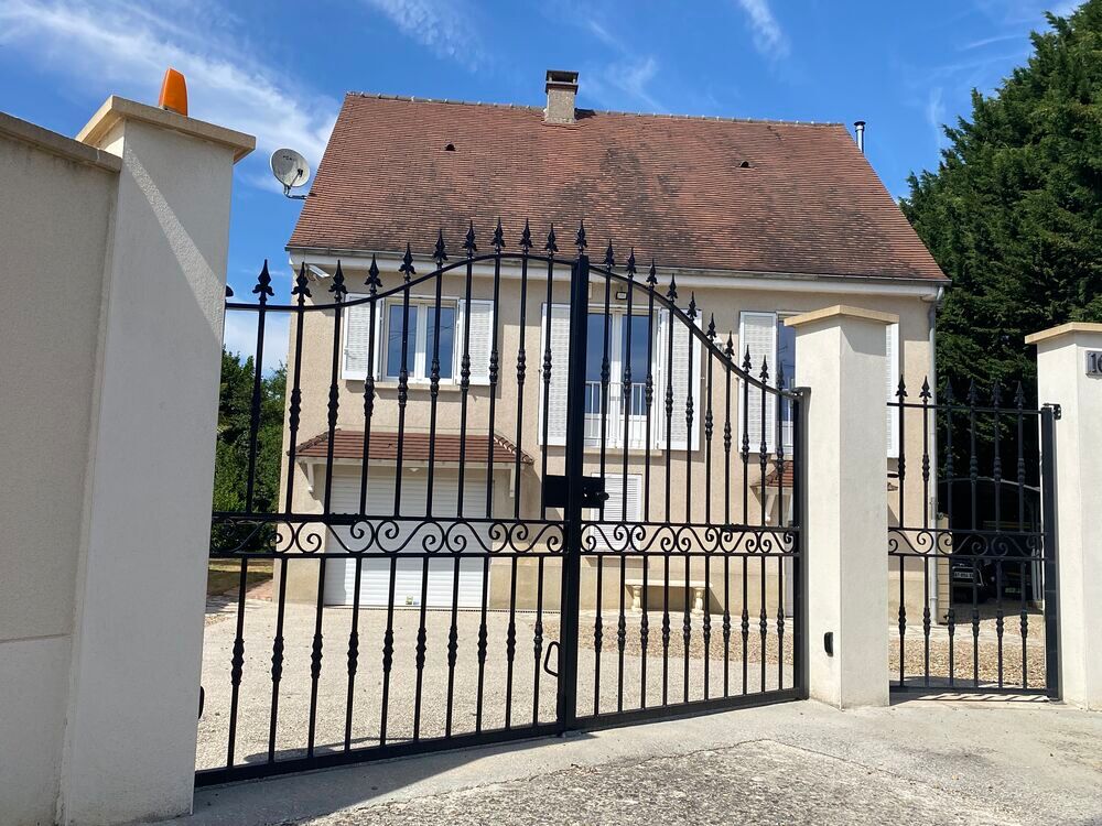 Vente Maison Maison familiale à Ville-Saint-Jacques ? 4 chambres Ville-saint-jacques