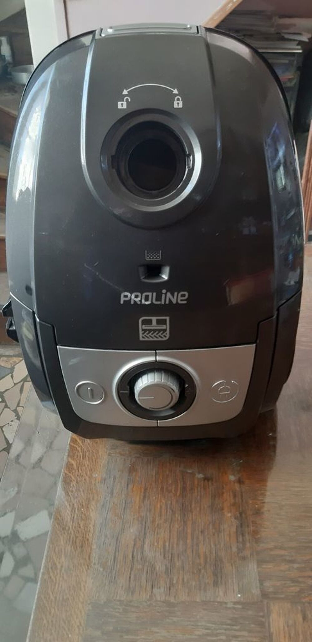 aspirateur traineau avec sac 700w Electromnager