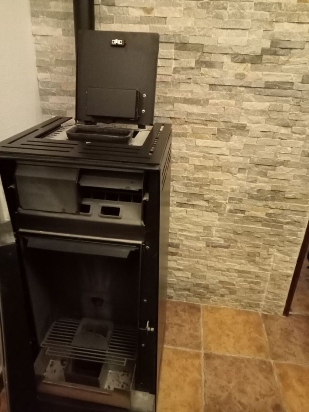 po&euml;le &agrave; granules Electrom�nager