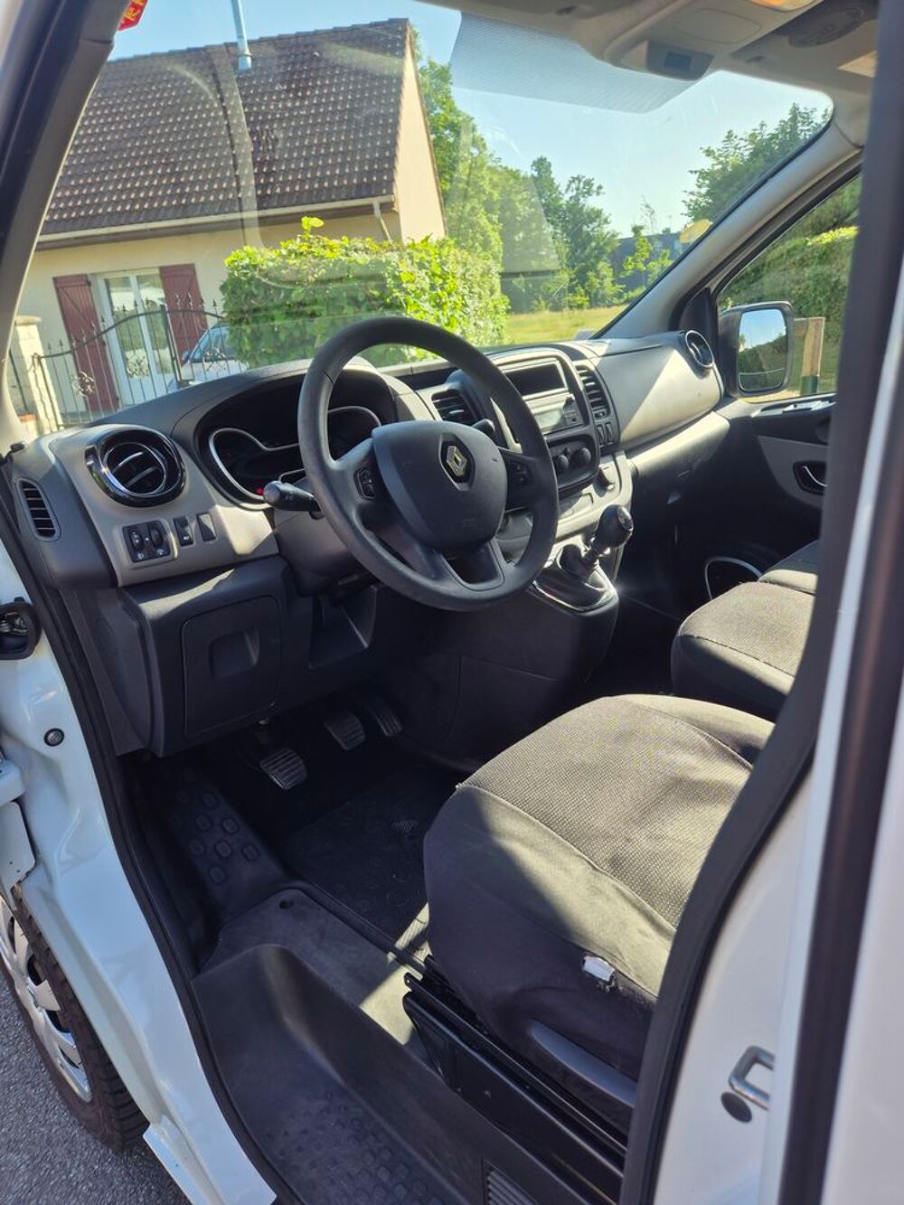 Trafic TRAFIC CA L1H1 1000 KG DCI 115 CONFORT 2015 occasion 76650 Petit-Couronne