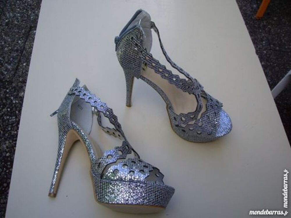 Escarpins Gris Argent&eacute;s crois&eacute;s &agrave; talons 13 cm pt 38-neufs Chaussures