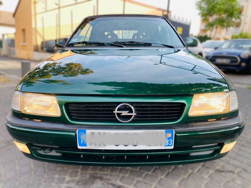Astra 1997 Opel astra f cabriolet - 1.8i 16s 116cv bv5 - r&eacute;vis&eacute; / 1997 occasion 78800 Houilles