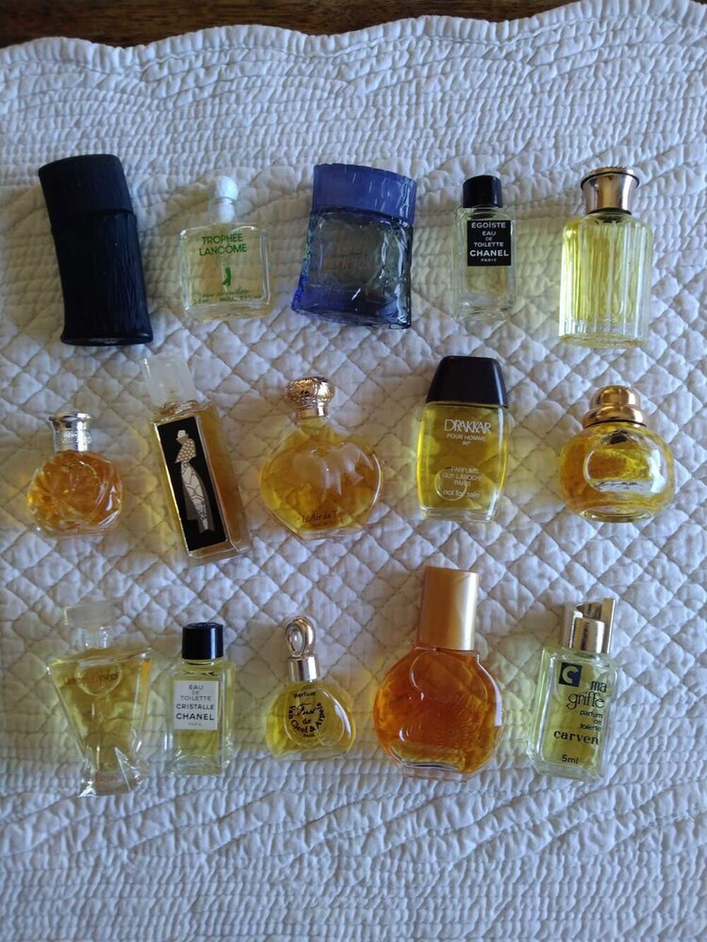 Lot de 15 miniatures de parfum pleines 