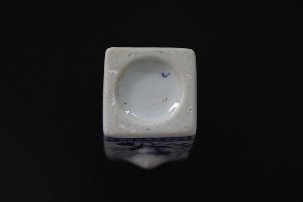 VASE RECTANGULAIRE CHINOIS 