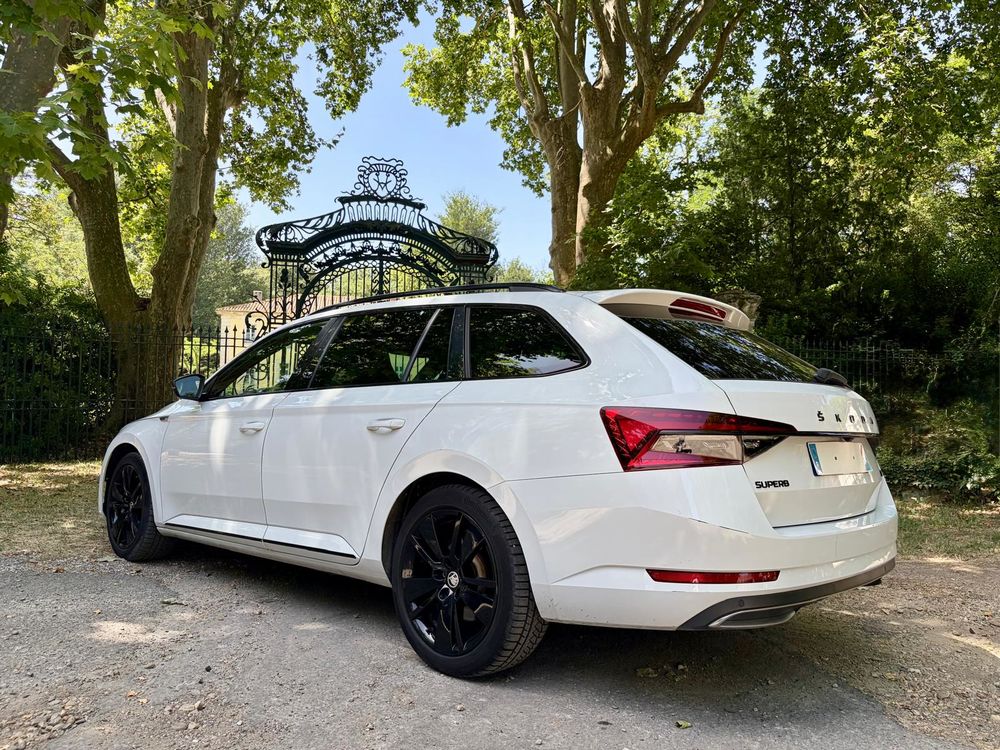 Superb Combi 1.4 TSI PHEV 218 ch DSG6 Sportline 2020 occasion 30132 Caissargues