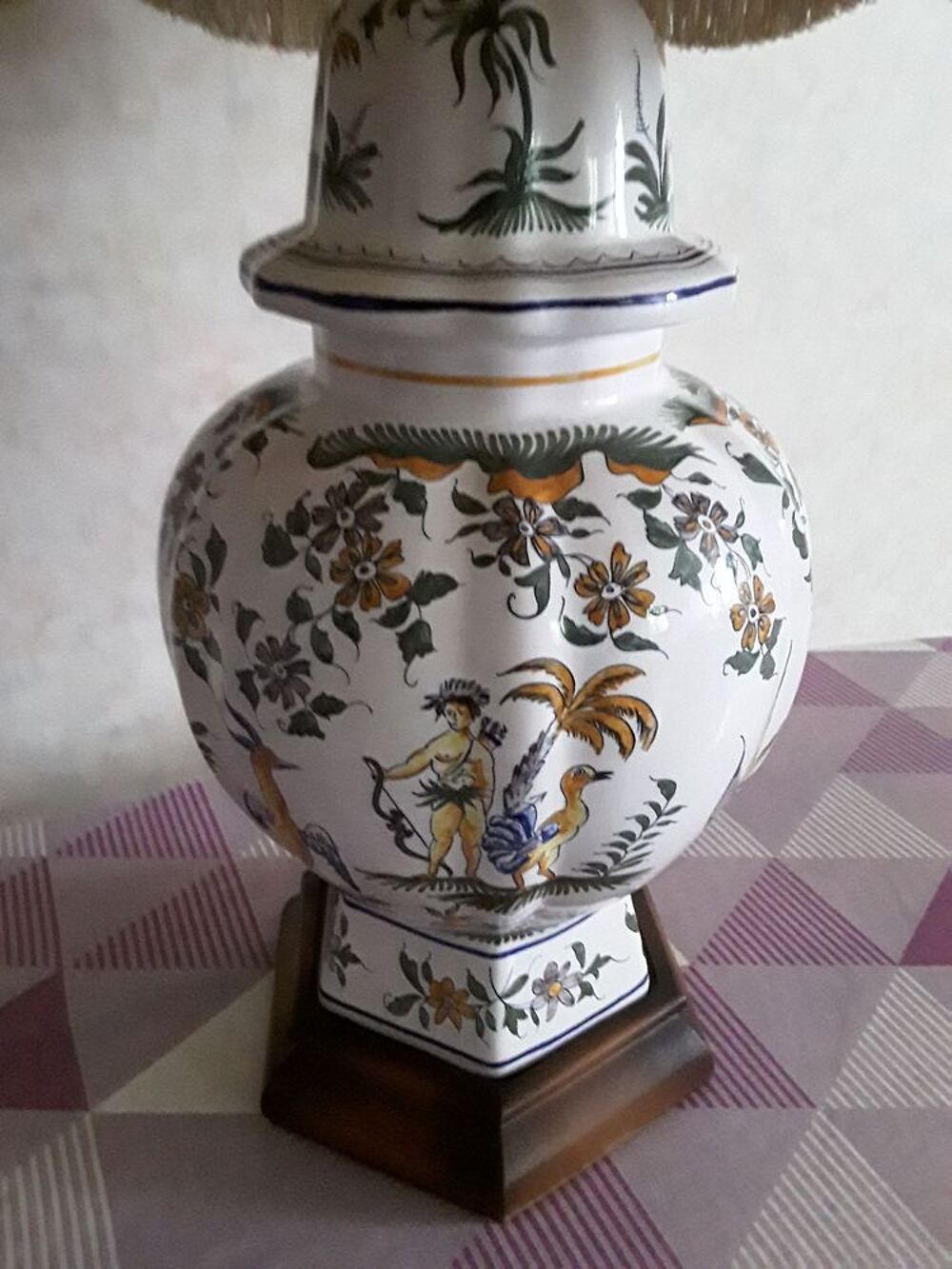 Lampe ancienne sur pied Décoration