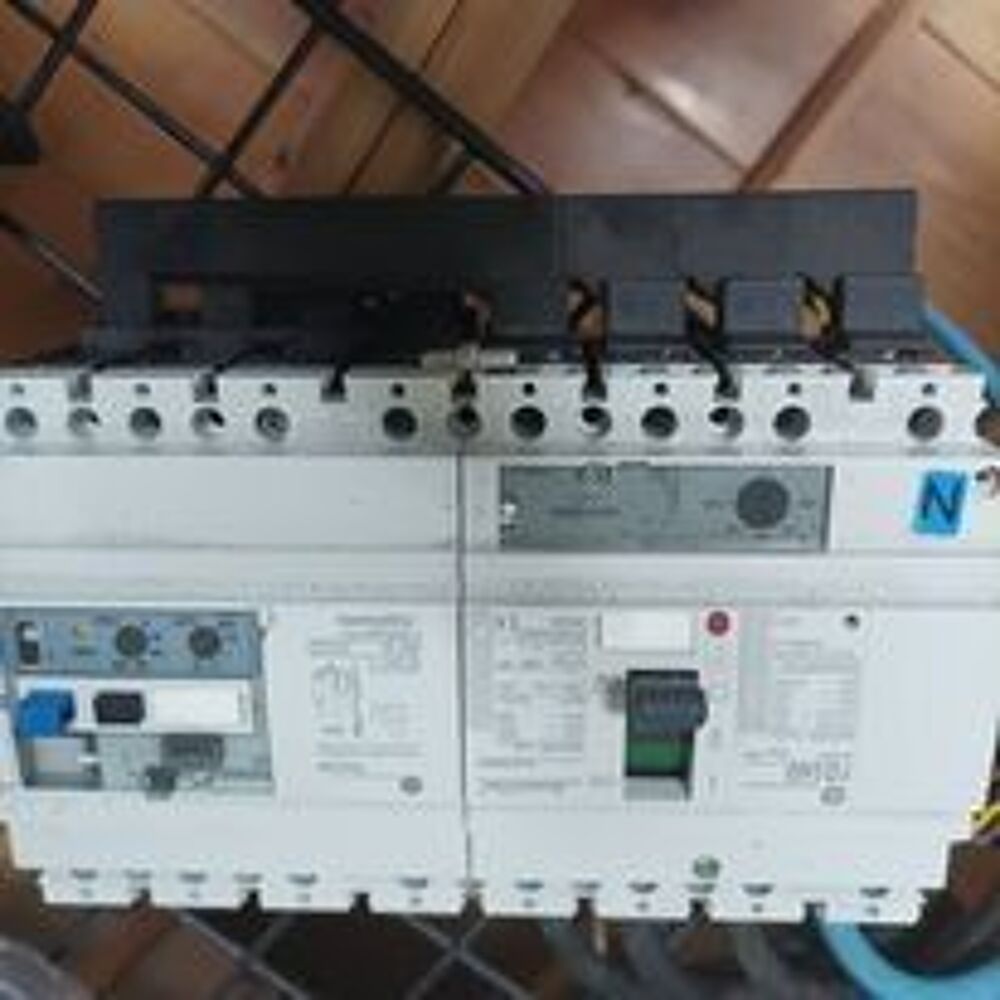 Disjoncteur 4x160A+ Bloc vigi Bricolage