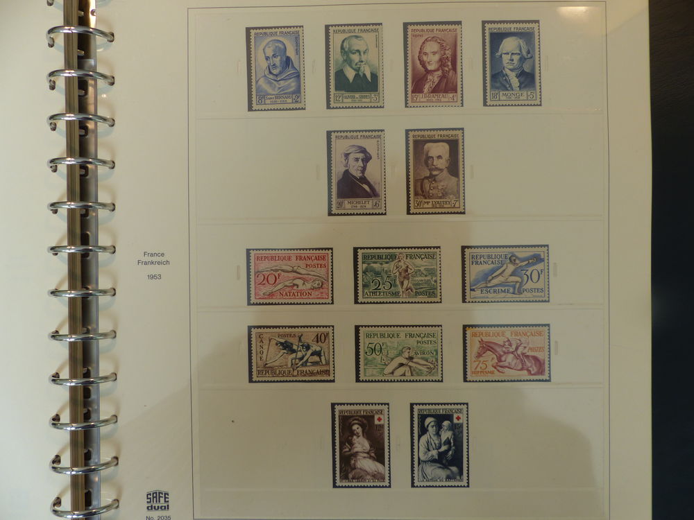 COLLECTION COMPLETE DE TIMBRES NEUFS ** DE 1945 A 1960 
