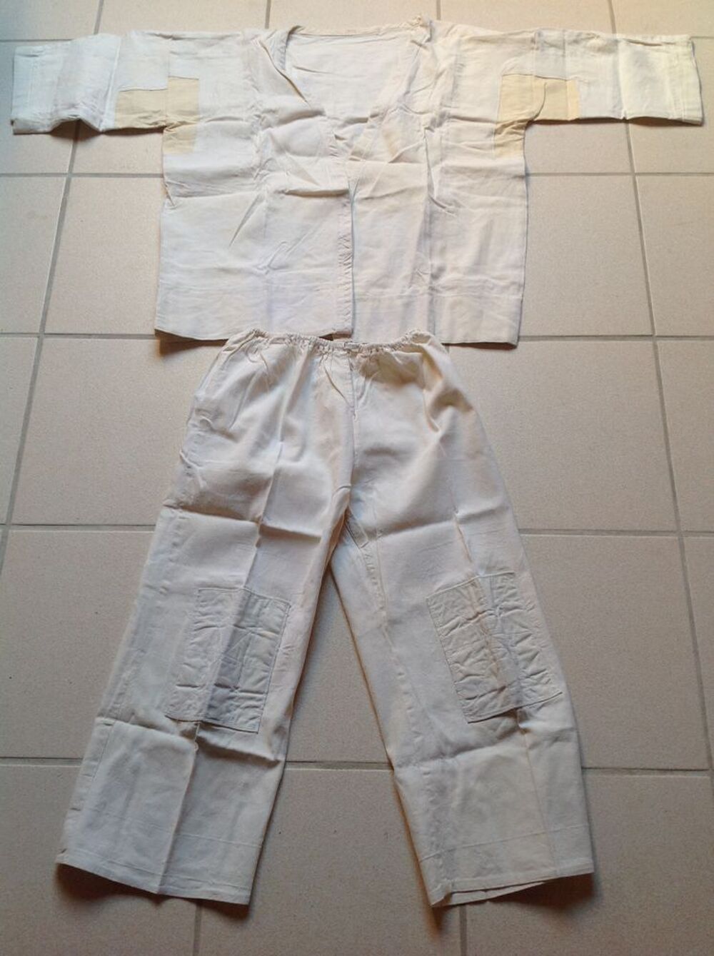 TROIS KIMONOS DE JUDO POUR ENFANTS Sports