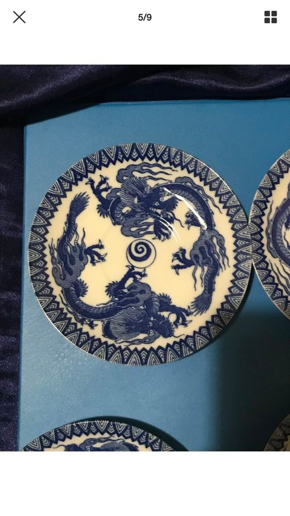 lot de 4 assiettes dragon Imari du XIXeme si&egrave;cle en parfait &eacute;tat 