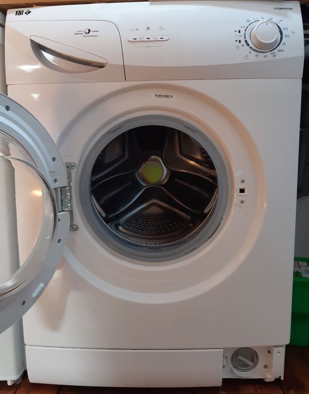 : Machine &agrave; laver (r&eacute;f&eacute;rence : FAR LF58PP17W) Electroménager