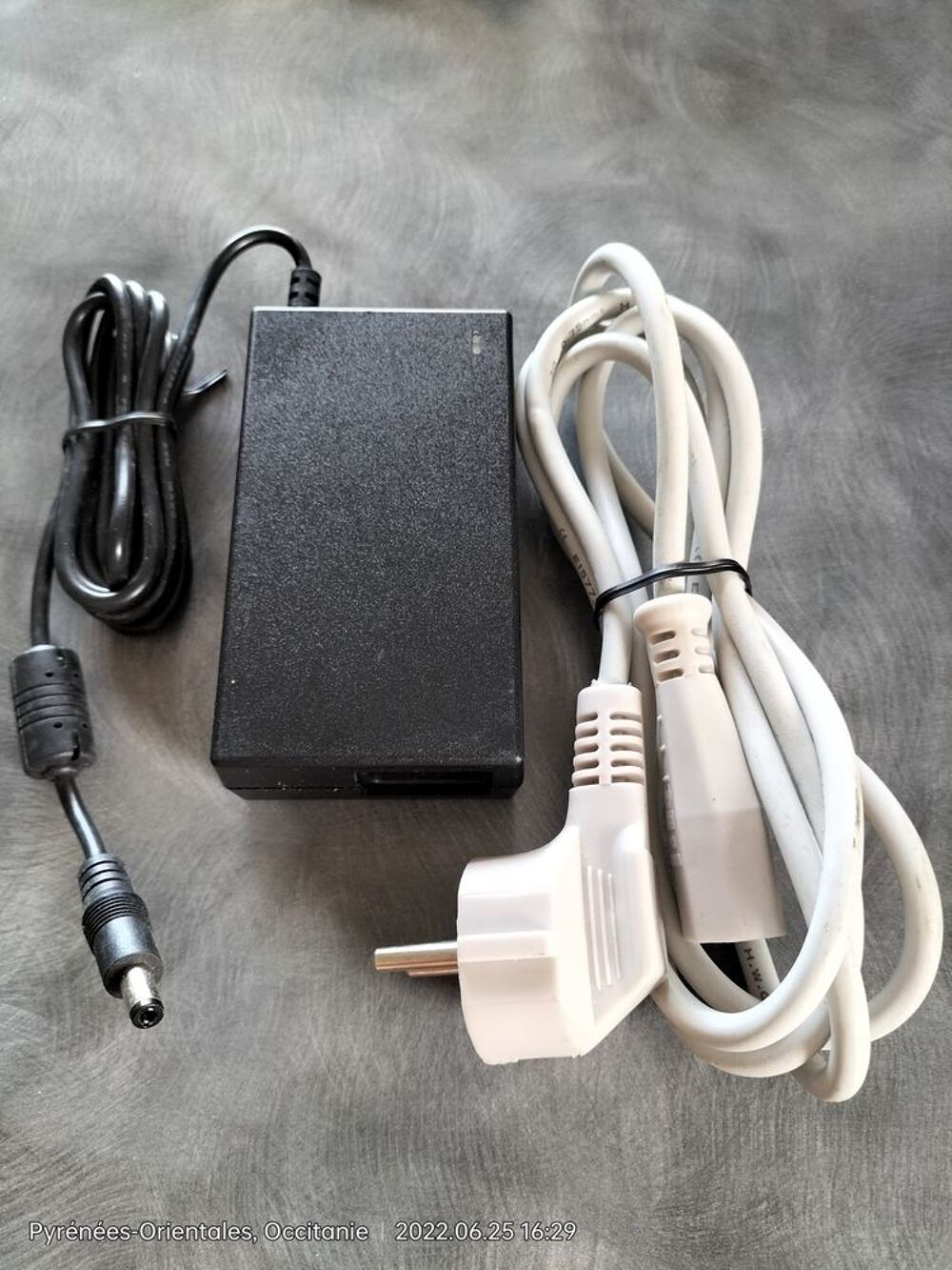 Alimentation Godex en TBE (mod&egrave;le: WDS060240P) Matériel informatique