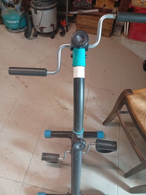 Appareil de r��ducation p�dalier bras et jam Reillanne (04)