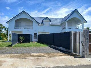  Villa à louer 2 pièces 70 m² Petit-bourg