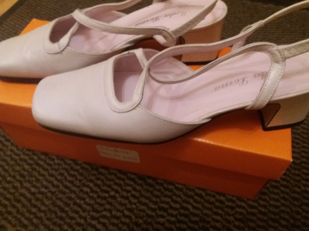 Chaussure blanc cass&eacute; Chaussures