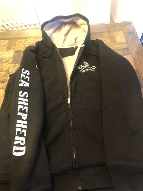 sweat capuche 65 Meyzieu (69)