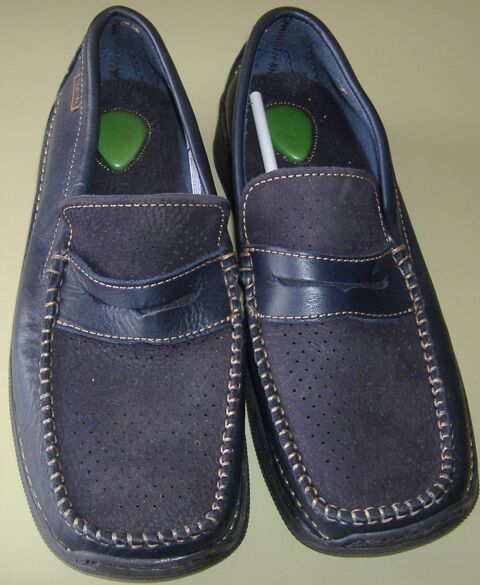 Mocassins bleus - NEUFS - 40/41 - 25 Clermont-Ferrand (63)