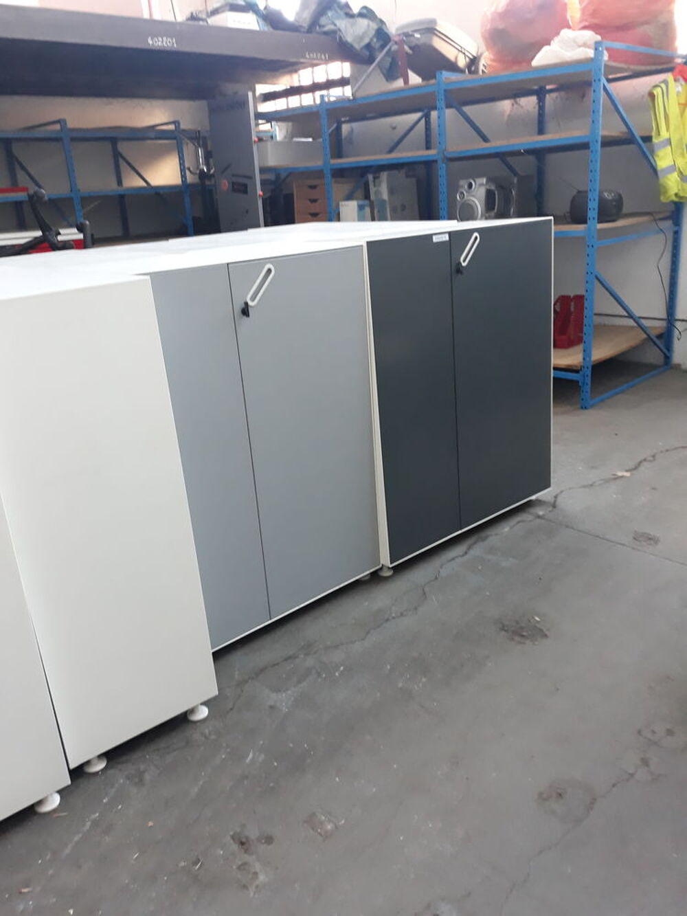 meuble+bas+de+rangement++2+porte+avec+&eacute;tag&egrave;re+en+ferraille Meubles
