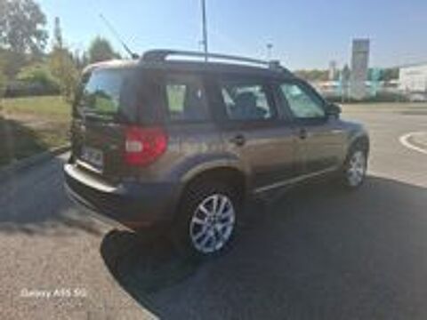 Yeti 2.0 TDI CR 140 4x4 Ambition 2010 occasion 69320 Feyzin