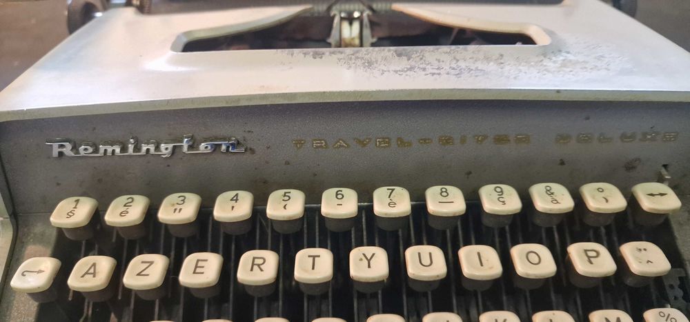 machine a &eacute;crire ancienne 