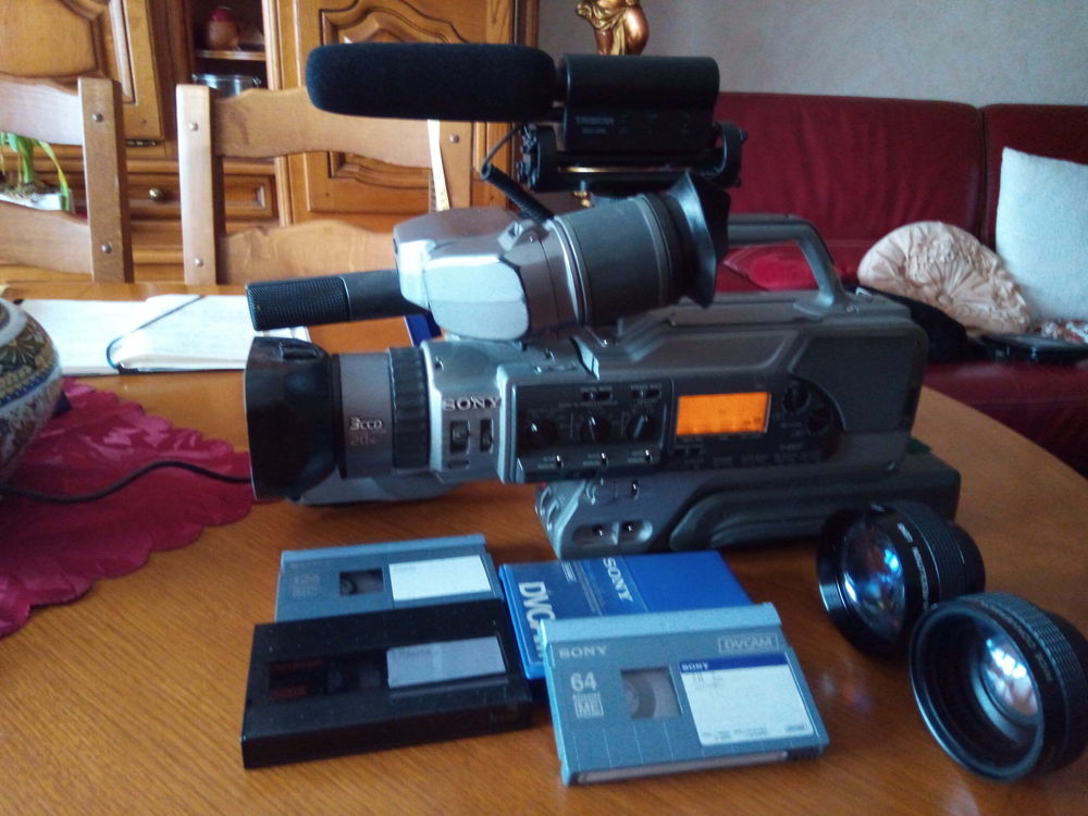 une magnifique camera SONY VCR DX 9000e Photos/Video/TV