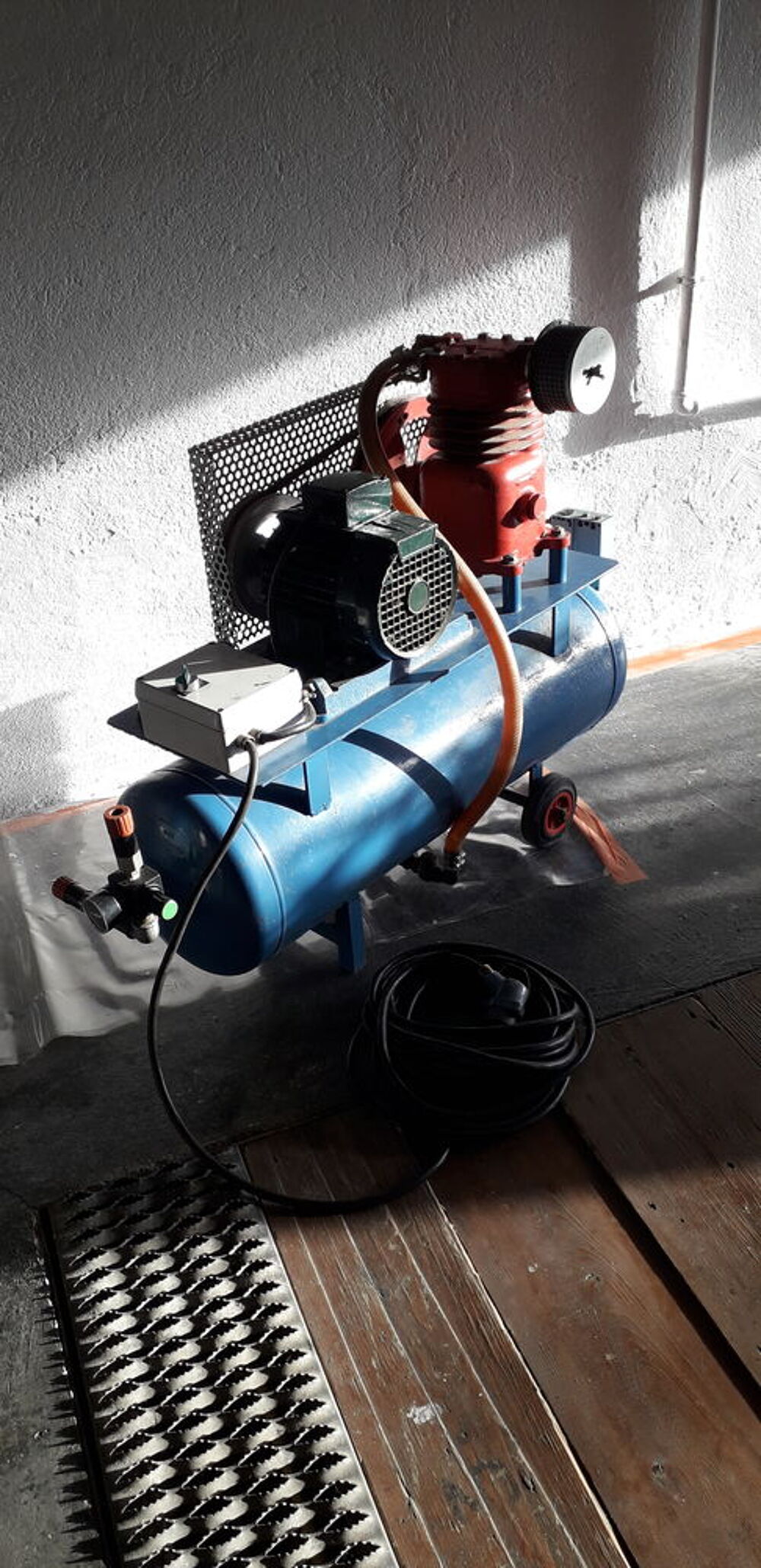 compresseur d'air en tri, 380v cuve de 60 litres. Bricolage