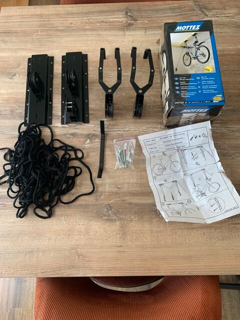 Support / Lève vélo avec blocage automatique    10 Saleilles (66)