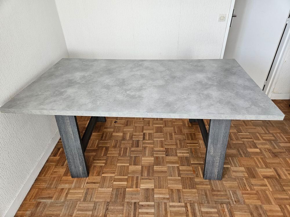 Table &agrave; manger 185x100 cm grise Meubles