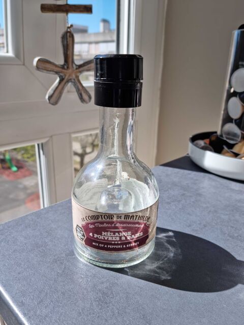 Moulin �   poivre empilable. 5 Oullins (69)