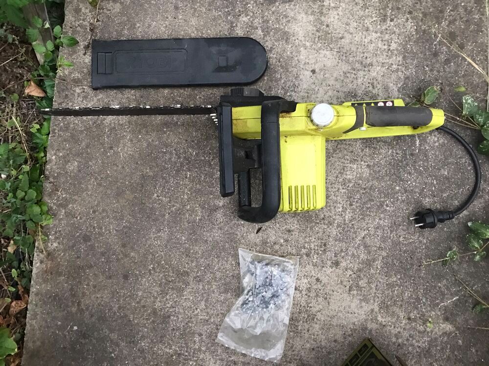 Tron&ccedil;onneuse &eacute;lectrique RYOBI RCS1935B &agrave; r&eacute;parer avec une ch Bricolage