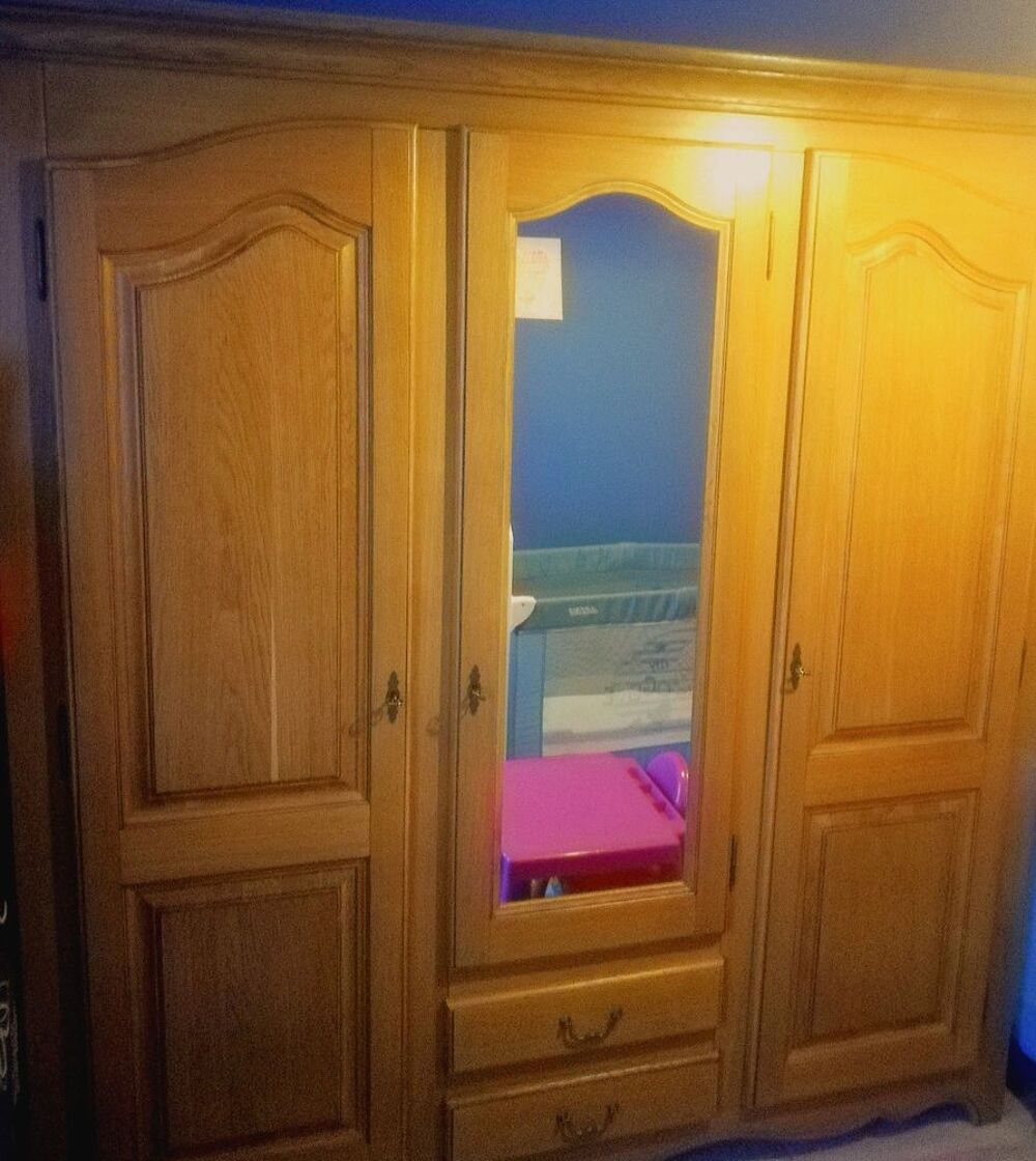 Chambre compl&egrave;te en tr&egrave;s bonne &eacute;tat et d&eacute;ja d&eacute;mont&eacute; Meubles