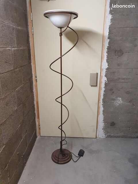 Lampe sur pied en fer patin 30 Chambry (73)