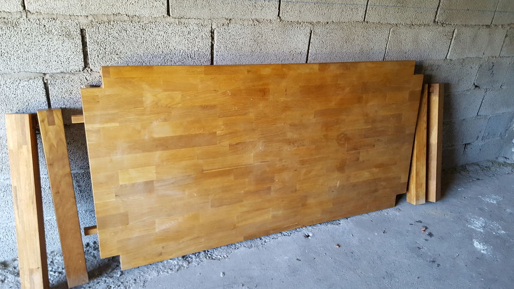 a vendre table Meubles