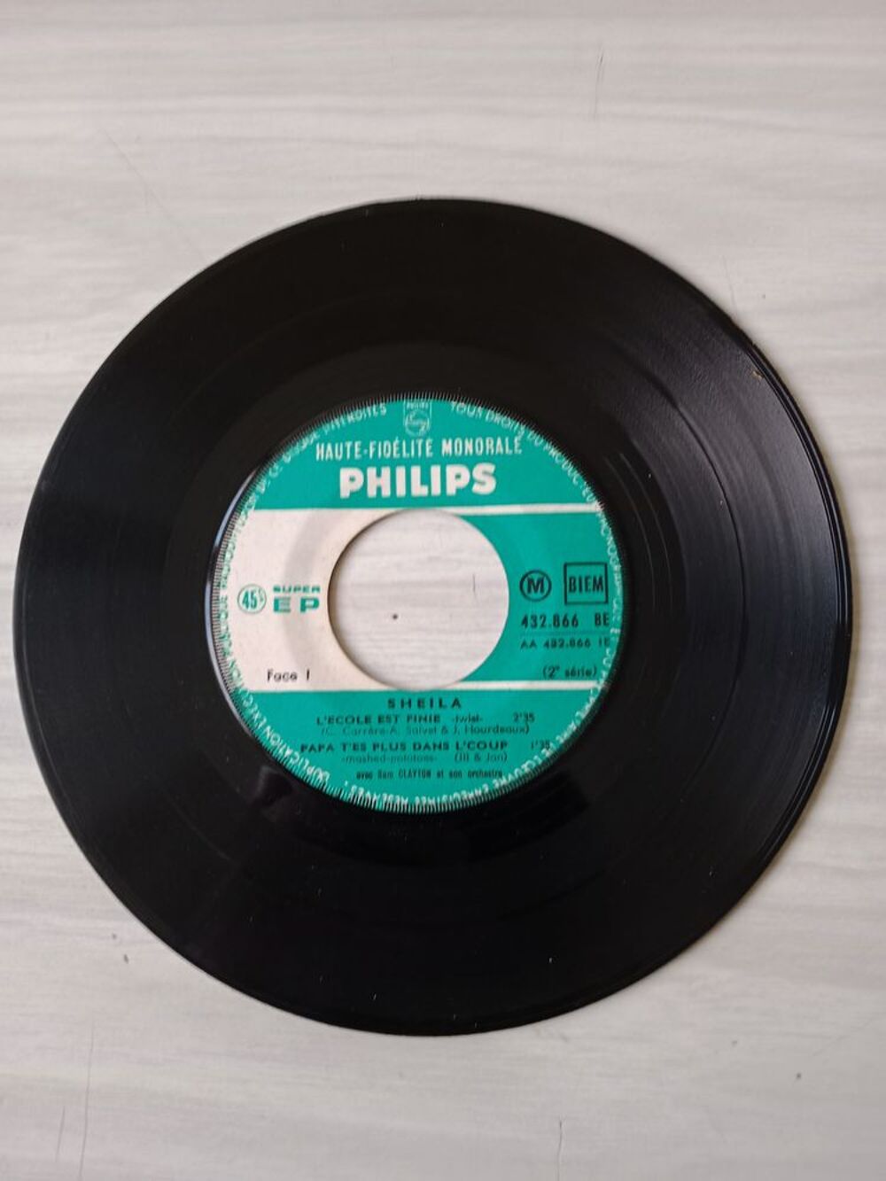 45 Tours SHEILA L'&eacute;cole est finie CD et vinyles