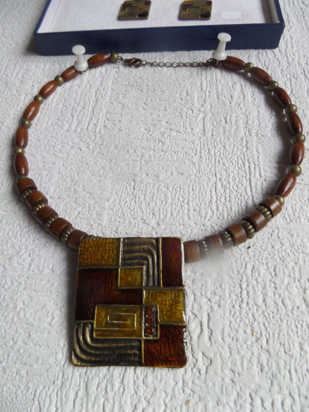 collier et boucles d oreilles Bijoux et montres