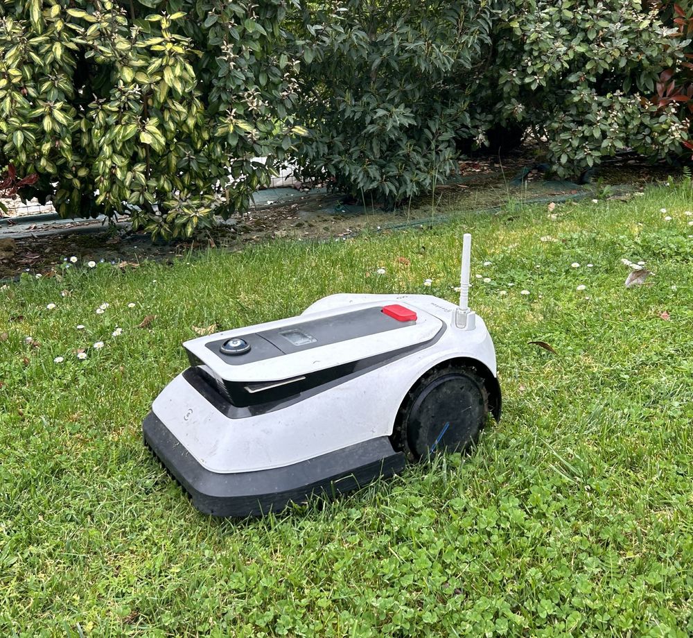 Robot tondeuse ECOVACS GOAT G1-1600m2 de 2024 Jardin