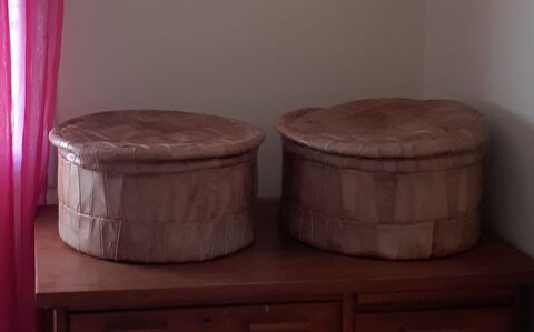 Pouf en cuir marron 50 Saint-Jean-des-Baisants (50)