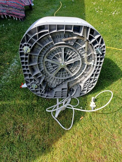 machine �   laver  murale 200 Saint-Vougay (29)