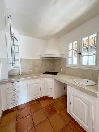  Maison à louer 6 pièces 209 m² Tourrettes-sur-loup