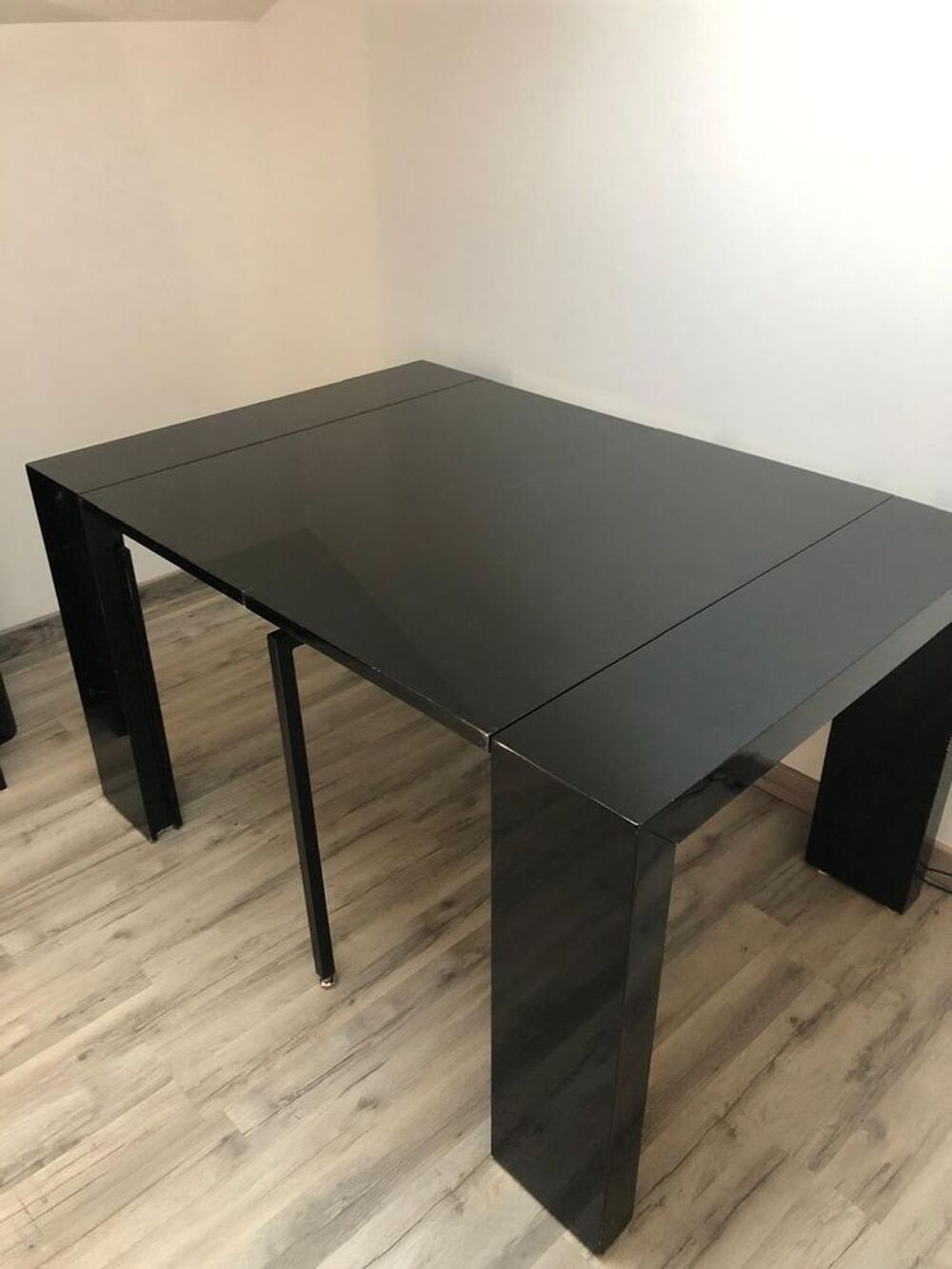 Console extensible IKEA noire laqu&eacute;e €" Table jusqu'&agrave; 195 cm Meubles