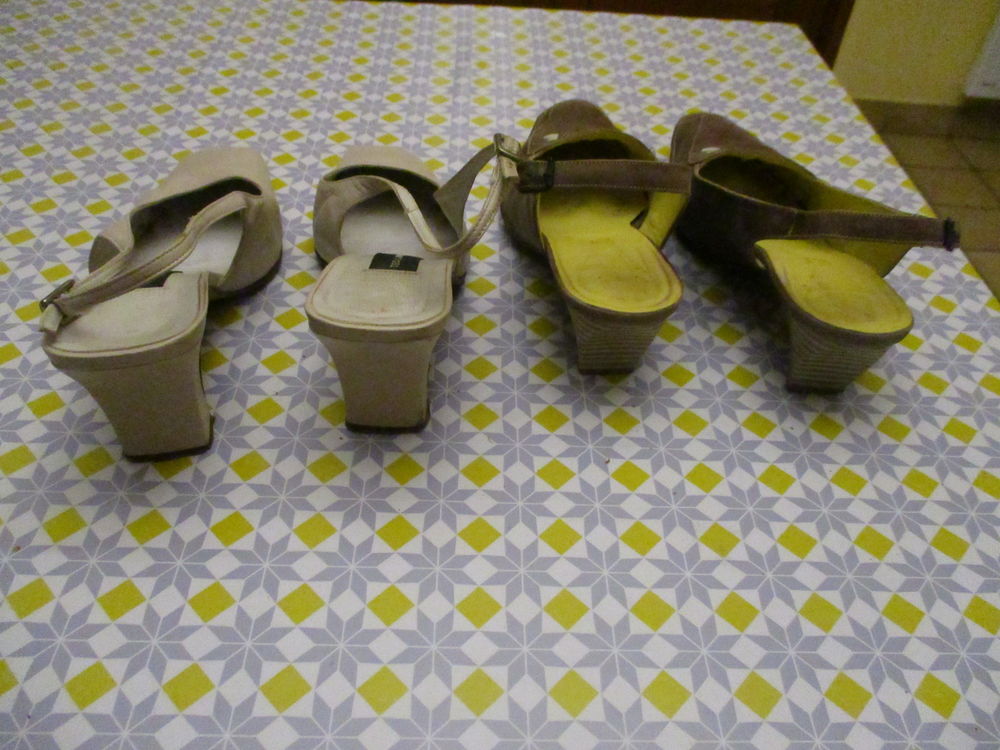 4 paires de souliers femme ouvert sur le derri&egrave;re Chaussures