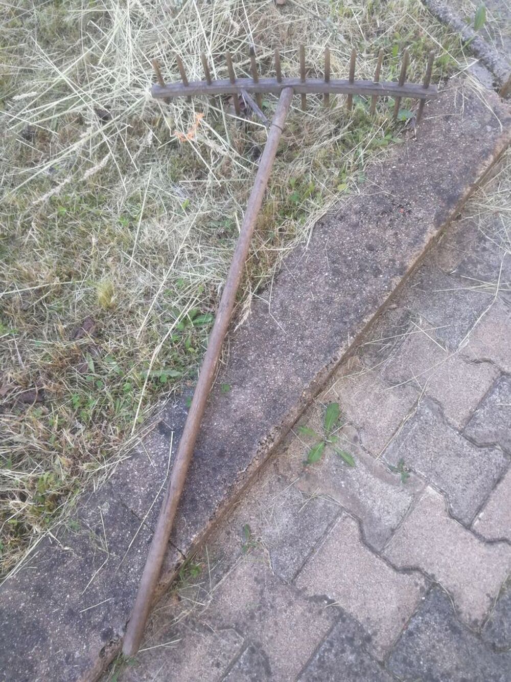 R&acirc;teau en bois Bricolage