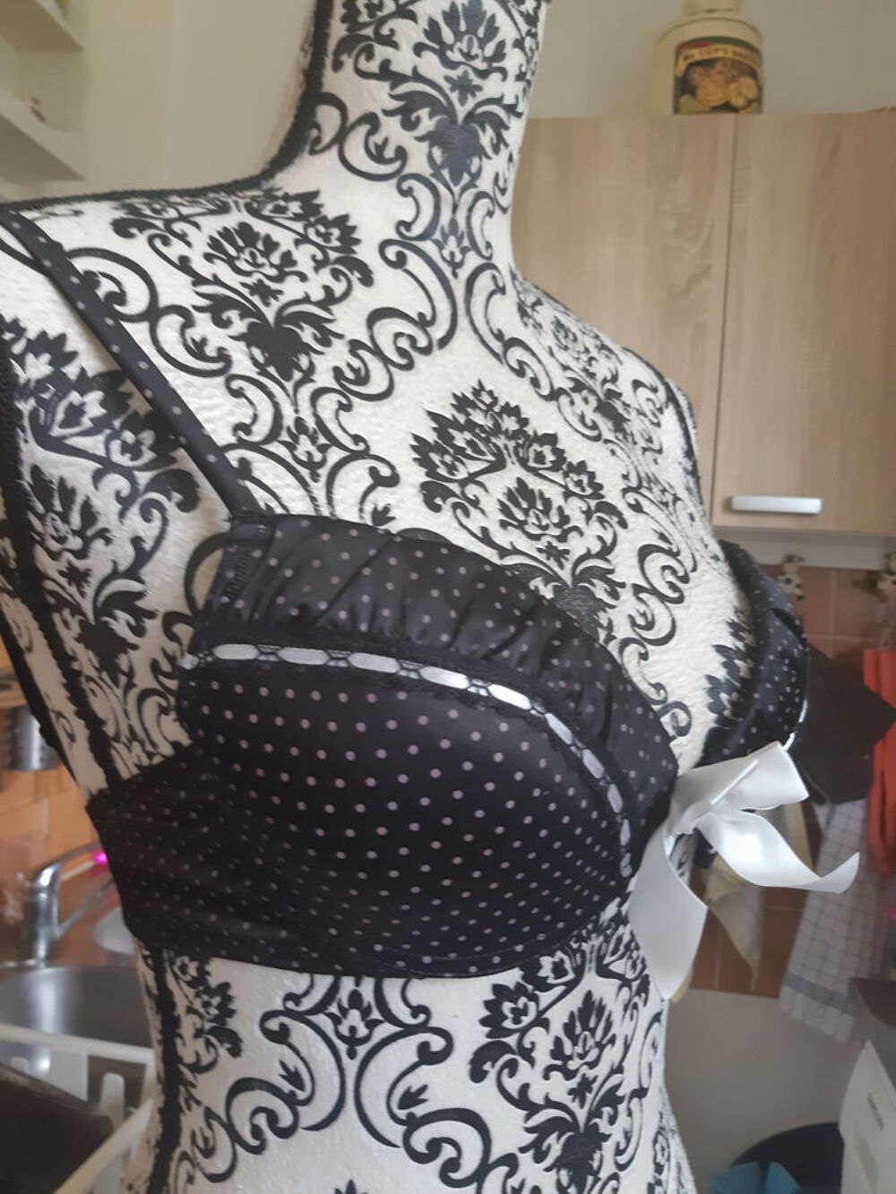 soutien gorge a pois NEUF JENNYFER TAILLE 90B
Vêtements