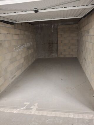  Parking / Garage  louer 12 m