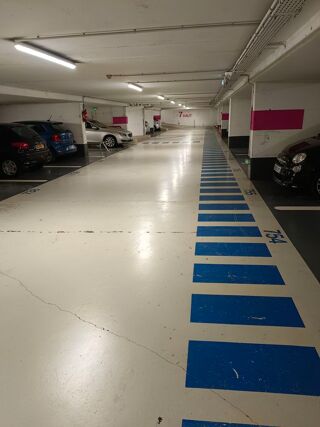  Parking / Garage � vendre 11 m� Nemours