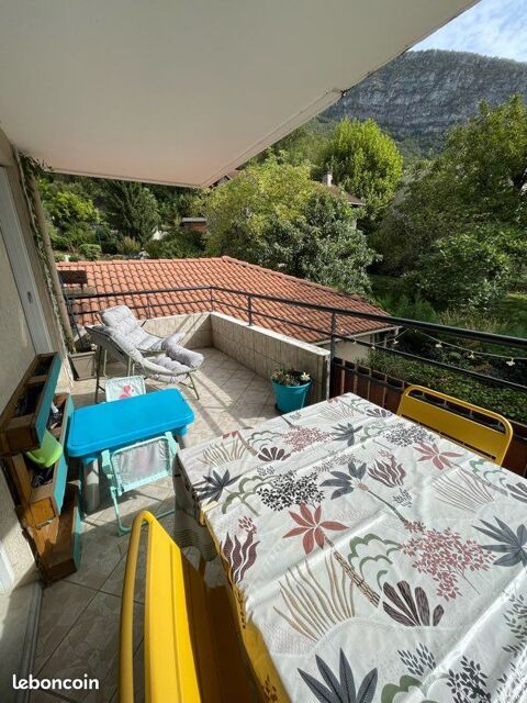   Bel appartement 81 m2 proche bourg Fontanil Appartement - 5 pièce(s) - 81 m²