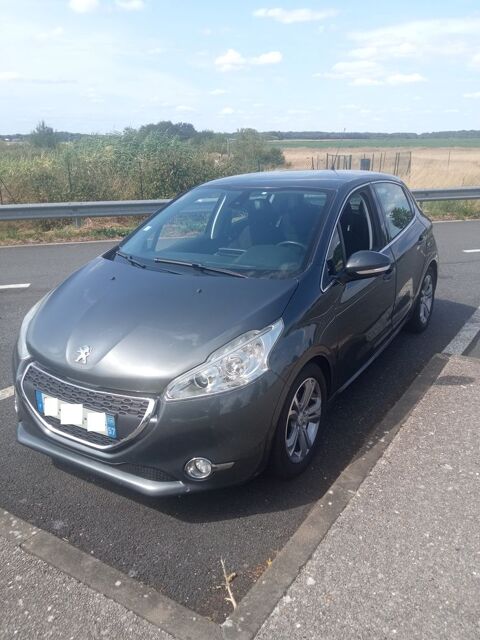 Peugeot 208 1.6 e-HDi 92ch FAP BVM5 Allure 2013 occasion Poitiers 86000