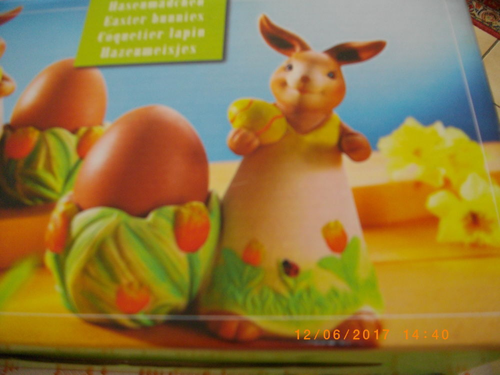 Deux coquetiers en forme de lapins Cuisine