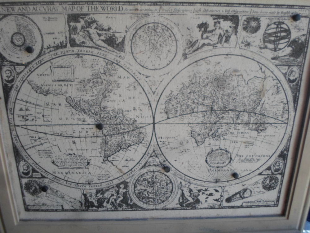 tableau mappemonde 56x45
les 2 hemispheres Décoration